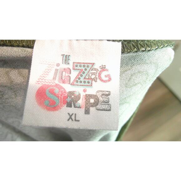 The Zig Zag Stripe Women's XL Army Green Black Leopard Short Sleeve Shirt - Picture 4 of 4